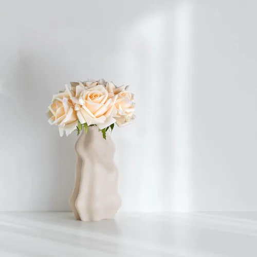 Miniatura 7 de Eyamumo 7 rosas artificiales, flores artificiales de seda sintética, flores falsas de tacto real, decoración de bricolaje para bodas, fiestas
