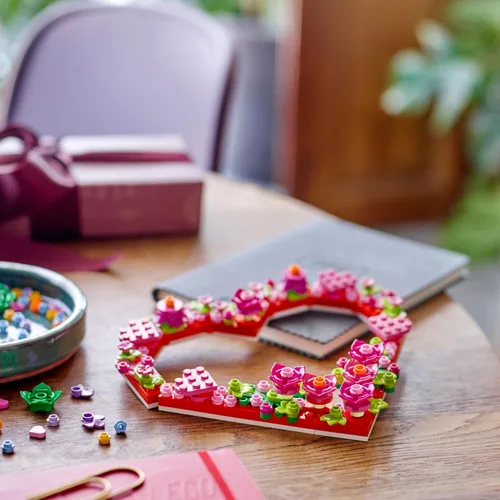 Miniatura 3 de LEGO Juego de juguetes de construcción de adornos de corazón, idea divertida de artes y manualidades para niñas y niños, a partir de 9 años