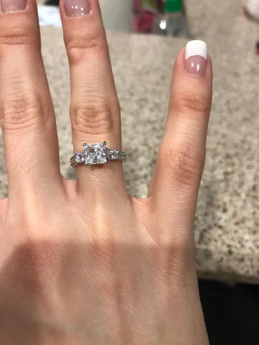 Miniatura 7 de Anillo de compromiso de plata esterlina 925 con 3 circonias cúbicas - corte princesa con piedras laterales
