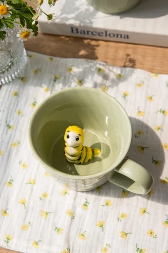 Miniatura 5 de DIHOclub Taza de café de cerámica de oruga oculta en el interior de animales en 3D, serie de jardín, hecha a mano con figuras de oruga (verde claro)