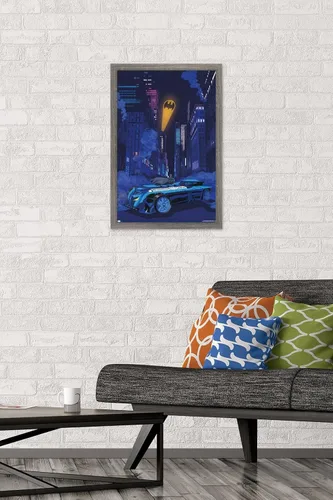 Miniatura 2 de Trends International DC Comics Batman - Póster de pared con señal de murciélago en el horizonte, 22.4 pulgadas de largo x 14.7 W, versión enmarcada