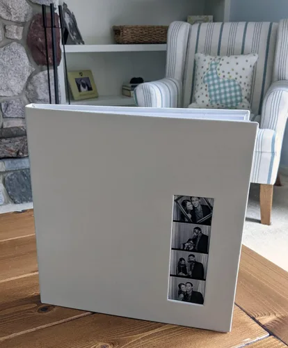 Miniatura 8 de Álbum de cabina de fotos (1 unidad), cubierta blanca, 40 páginas blancas, 160 ranuras para tiras de fotos de 2 x 6, ranura para fotos de cubierta