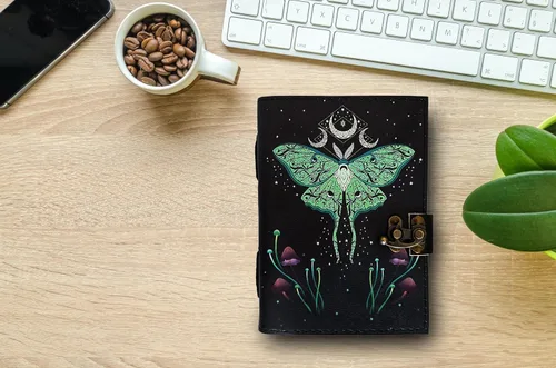 Miniatura 7 de AL HAZZA - Diario de cuero del libro de hechizos, diario de grimorio con motivo de luna y mariposa Morpho, cuaderno Wiccan vintage antiguo