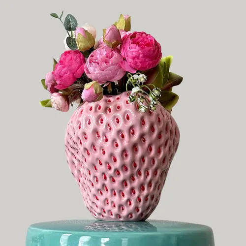 Miniatura 2 de PeachiiPitt - Florero de fresa rosa, jarrón único para decoración estética, decoraciones de fresa para cocina, estantería y centro de mesa auxiliar