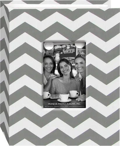 Pioneer Photo Albums CHEV-100 Álbum de fotos con marco de tela Chevron con 100 bolsillos, 4 x 6, gris/blanco