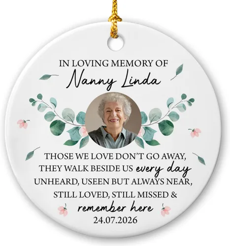 Miniatura 17 de Marco de fotos conmemorativo personalizado para mascotas, adorno de Navidad 2025, Un pedazo de mi corazón vive en el cielo, adorno de cerámica