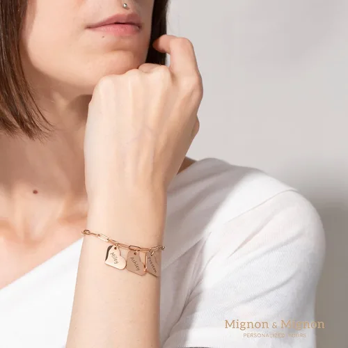 Miniatura 4 de MignonandMignon Pulsera de cadena de clip personalizada para ella, pulsera con colgante de corazón grabado personalizado, joyería con encanto