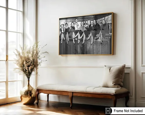 Miniatura 3 de Poster Master Póster de Mujeres Sentadas en una Barra de Bar - Impresión de Bebiendo Vino - Arte de Alcohol - Regalo para Hombres, Mujeres