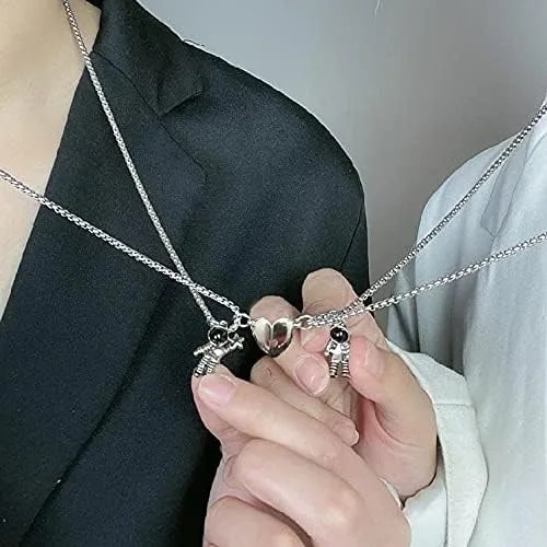 Miniatura 3 de RUIZHEN 2 collares magnéticos de astronauta para parejas atracción mutua collares a juego colgantes de astronauta espacial collar para el día de San