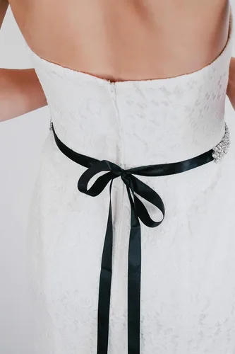 Miniatura 4 de Cinturón artesanal brillante con diamantes de imitación marca Remedios para mujer. Ideal para usar en fiestas de bodas, bailes de graduación, etc.