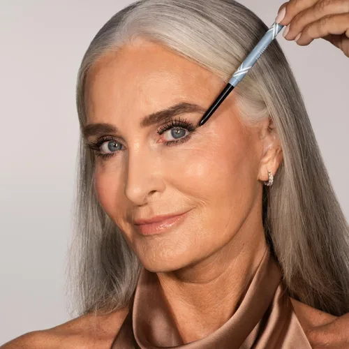 Miniatura 7 de PRIME PROMETICS PrimeEyes Delineador de Ojos en Gel para Mujeres Maduras – Resistente al Agua, de Larga Duración y a Prueba de Manchas – Textura