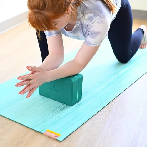 Miniatura 4 de Hugger Mugger Bloque de yoga de espuma de 4 pulgadas, fuerte y estable, bordes biselados para mayor comodidad, tamaño de bloque más favorito, ayuda