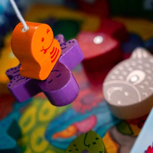 Miniatura 5 de HABA Mis primeros juegos - ¡Aquí está Fishy Fishy! Juego magnético de pesca Edades 2+ Fabricado en Alemania Juegos para niños pequeños, juguetes