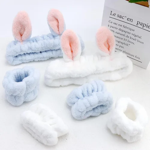 Miniatura 6 de YISSION Lindo juego de diadema y pulsera de conejo para mujeres y niñas, diadema de maquillaje de felpa suave con toallas de muñeca para lavado