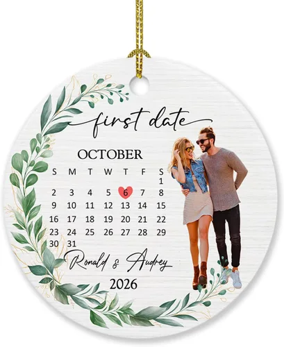 Miniatura 23 de Foto personalizada, adorno de matrimonio de nuestra primera Navidad 2023, regalo para novio, novia, señor y señora, foto y calendario, adorno