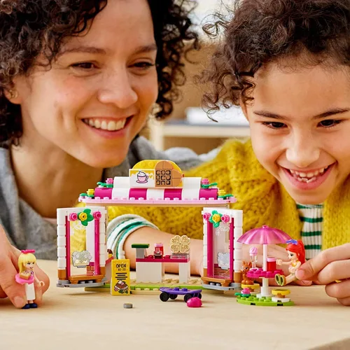 Miniatura 4 de LEGO Friends Heartlake City Park Café 41426 Juguete de construcción, juego de café al aire libre inspira el juego de roles e incluye 2 minifiguras