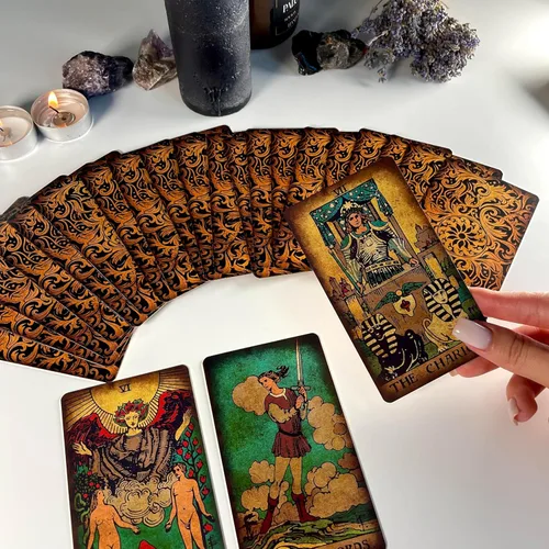 Miniatura 7 de CRAFTERIAN Baraja de cartas de tarot brillante, baraja de 78 cartas, tarot original para principiantes y expertos con libro guía y bolsa de regalo