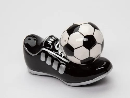 Miniatura 8 de CG - Zapatos de fútbol magnéticos con salero y pimentero, negro, 4 1/2 pulgadas x 1 3/4 pulgadas x 3 pulgadas de alto (SS-CG-10466)