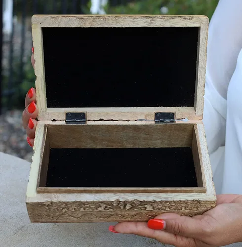 Miniatura 2 de DharmaObjects - Caja de almacenamiento de madera con diseño de estrella de pentagrama tallada, Madera, L