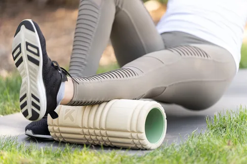 Miniatura 7 de TriggerPoint Grid 1.0 Foam Roller - 13" Multi-Density Massage Roller for Deep Tissue & Muscle Recovery - Relieves Tight, Sore Muscles & Kinks, Canela
