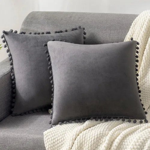 Miniatura 7 de DEZENE Fundas de almohada 18x18 gris oscuro: Paquete de 2 fundas de almohada decorativas cuadradas de terciopelo suave con pompones para decoración