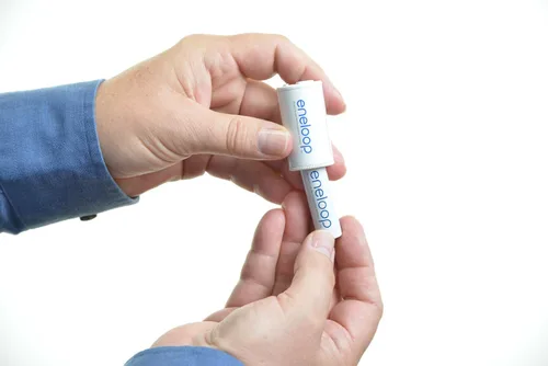 Miniatura 9 de Cargador de batería Panasonic Advanced celda Individual con Eneloop ciclo de 2100 pilas recargables AA Paquete de potencia Blanco