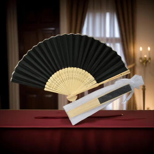 Miniatura 3 de 13 abanicos plegables de seda y bambú personalizados, elegantes abanicos de mano de boda negros, recuerdos de fiesta nupcial, recuerdos de eventos