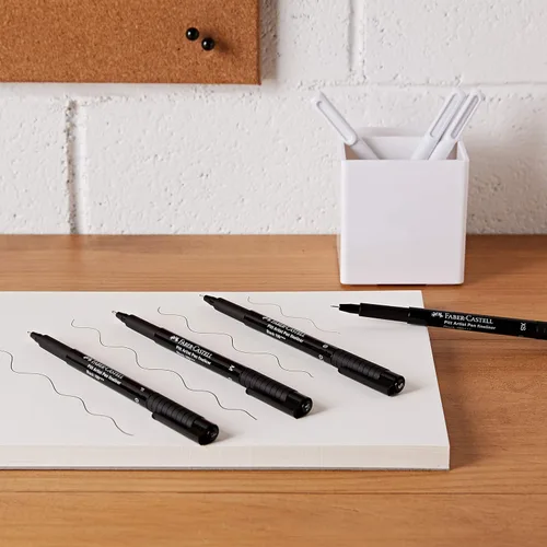 Miniatura 2 de caja de bolígrafos con líneas de 4 anchuras en negro, de Faber Castell, para la pigmentación de dibujos con tinta china, de Pitt