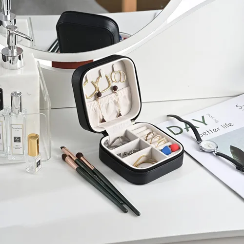 Miniatura 5 de Joyero de viaje de cuero de lujo para mujer, mini organizador de joyería pequeña, estuche de viaje portátil para anillos, aretes, collares