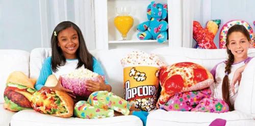 Miniatura 3 de iscream Snack Shack Photoreal Taco en forma de 18" x 10" Almohada de acento de microcuentas
