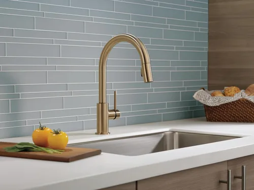 Miniatura 2 de Delta Trinsic - Grifo de cocina de oro cepillado con rociador extraíble, grifo de fregadero de cocina moderno de un solo agujero, mango único