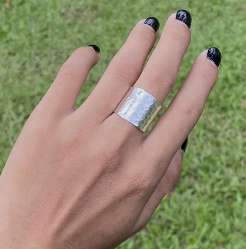 Miniatura 4 de Hammered Sterling Silver Handmade Wide Band Ring, Classic Shiny Finish Flat Wrap Band, Adjustable to Sizes 6-12, Can fit Also as Thumb ring, Gift