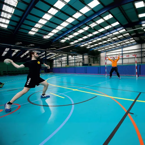 Miniatura 8 de QuickPlay Portería de balonmano portátil con base ponderada basada en la tecnología KICKSTER: configuración rápida