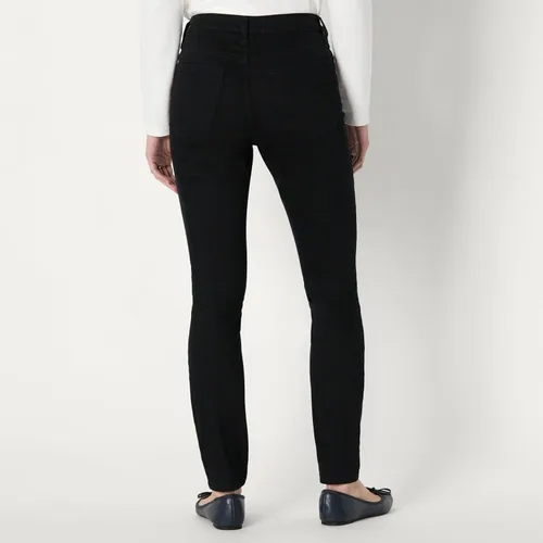 Miniatura 2 de Amazon Essentials - Jeans ajustados de tiro medio para mujer, altamente elásticos y versátiles