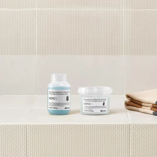 Miniatura 3 de Davines MINU/Champú, limpiador protector e iluminador para cabello teñido – Preserva la vitalidad y el brillo con café verde – Fórmula suave que