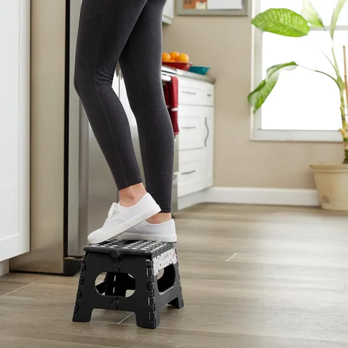 Miniatura 2 de Casafield Taburete plegable de 9 pulgadas con asa, negro, portátil, plegable, pequeño taburete de plástico para niños y adultos, uso en la cocina