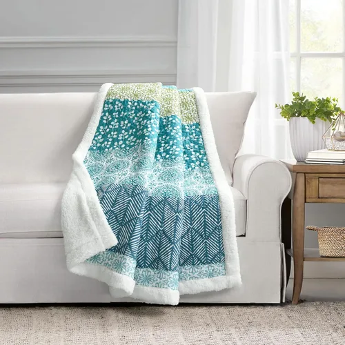 Lush Decor Manta Tipo Throw de Sherpa a Rayas Bohemias, 50" de ancho x 60" de largo, azul y verde - Diseño de Rayas Boho Audaz y Colorido -