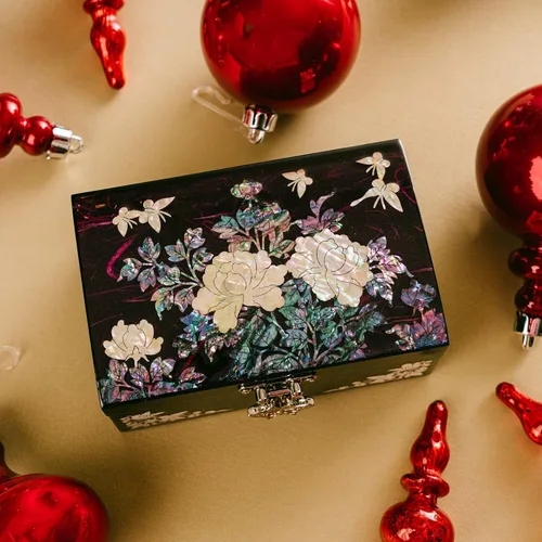 Miniatura 2 de Joyero de February Mountain en nácar - Elegante recuerdo lacado en púrpura con diseño de peonía y mariposa, interior de terciopelo rojo - Regalo