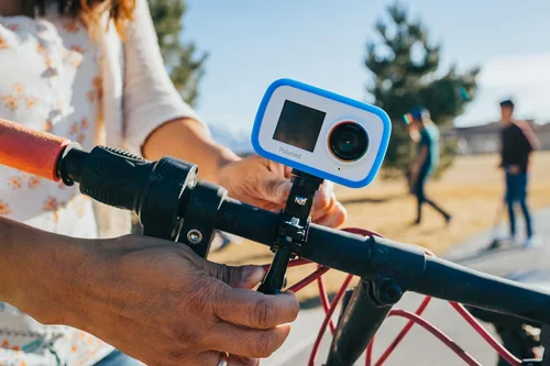 Miniatura 4 de Polaroid Cámara de acción WiFi de doble pantalla 4K 18mp, cámara Polaroid deportiva impermeable con batería recargable integrada y accesorios