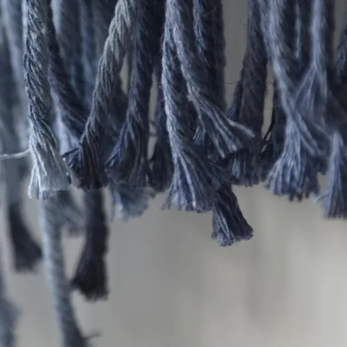 Miniatura 7 de IOWER Colgante de Pared de Macramé Grande Azul Teñido por Inmersión Arte de Fibra Tapiz, Decoración de Pared Boho Hecha a Mano para Sala de Estar