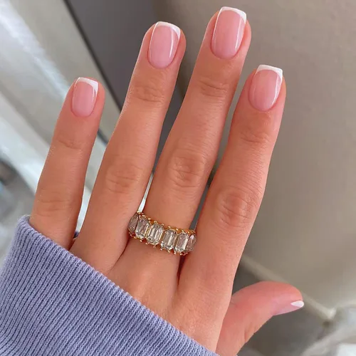 Miniatura 14 de Uñas postizas a presión de otoño con diseño de hoja de arce cortas y cuadradas en estilo francés con degradado - Lindas uñas acrílicas brillantes