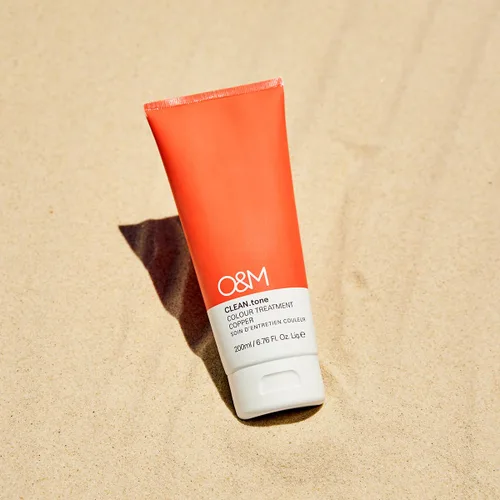 Miniatura 7 de O&M CLEAN.tone Tratamiento de color para el cabello libre de sulfatos, parabenos, siliconas, ftalatos, triclosán, propilenglicol y gluten, vegano