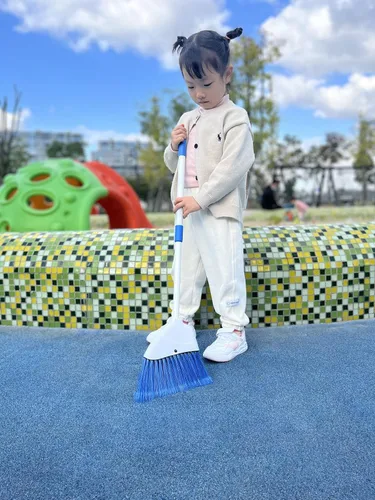 Miniatura 7 de Escoba para niños, herramienta de limpieza para niños, escoba pequeña retráctil para ayudante pequeño (azul + rojo)