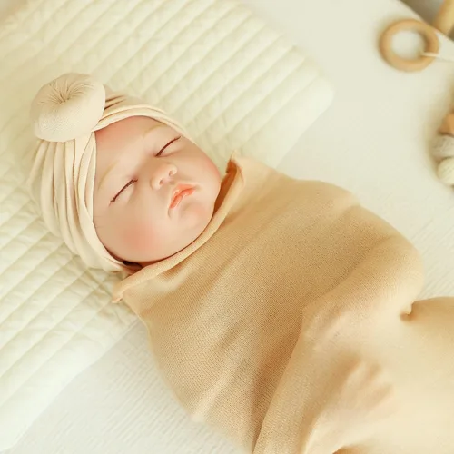 Miniatura 2 de Trilly Juego de manta para envolver al bebé con turbante de bebé (beige), 12 calcomanías de hitos para niñas, sacos para recién nacidos, regalos