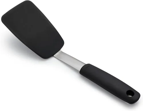 Miniatura 5 de OXO Good Grips - Pinzas de 9 pulgadas con cabezales de silicona y Good Grips - Espátula flexible de silicona pequeña, color negro