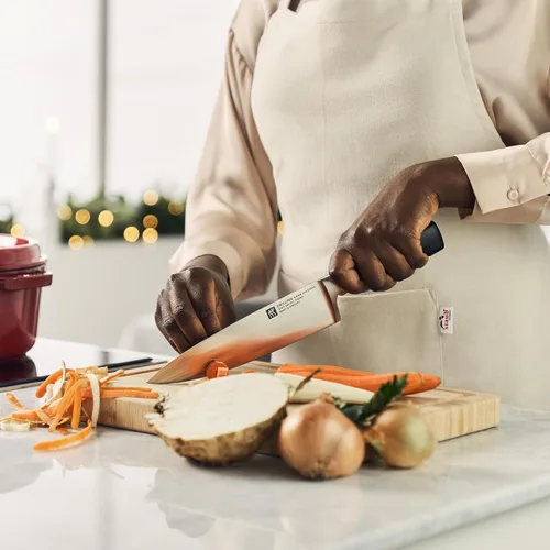 Miniatura 7 de ZWILLING - Cuchillo de chef alemán afilado de cuatro estrellas de 8 pulgadas, fabricado en una fábrica alemana propiedad de la empresa con acero