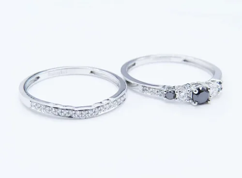 Miniatura 4 de Dazzlingrock Collection Juego de anillos de compromiso de oro blanco y negro de 10 quilates con diamantes redondos de 0,45 quilates (quilates)