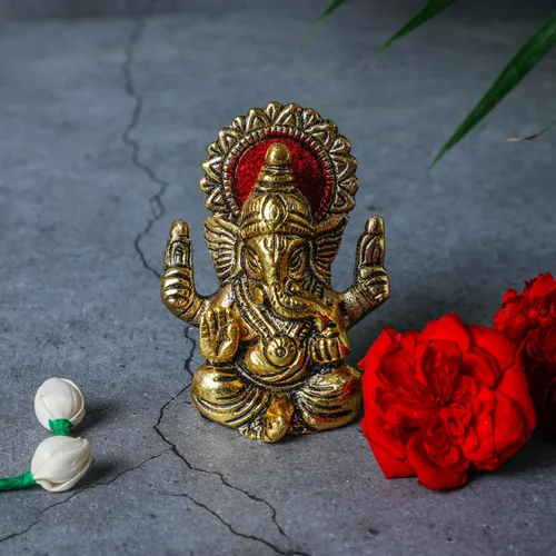 Miniatura 4 de Desi Favors Ídolo de Ganesha chapado en latón, mini figura de Lord Ganesha hindú de oro natural para tablero de instrumentos del automóvil