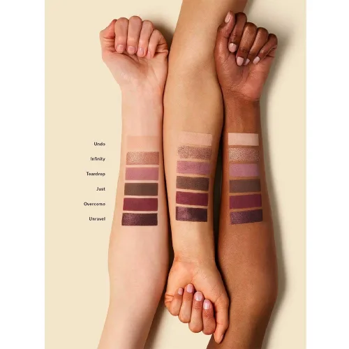 Miniatura 3 de ILIA - La paleta de sombras de ojos necesaria Sin talco, mate, satinada + acabados metálicos altamente pigmentados + mezclables Sin crueldad