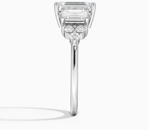 Miniatura 2 de IGI - Anillo de compromiso de diamantes creados en laboratorio de talla esmeralda blanca de 2.50 quilates con acento, dos esmeraldas brillantes